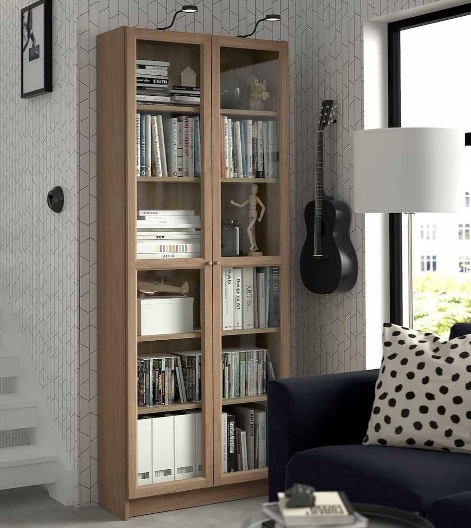 BILLY  OXBERG Librería con puertas de vidrio efecto roble de Ikea