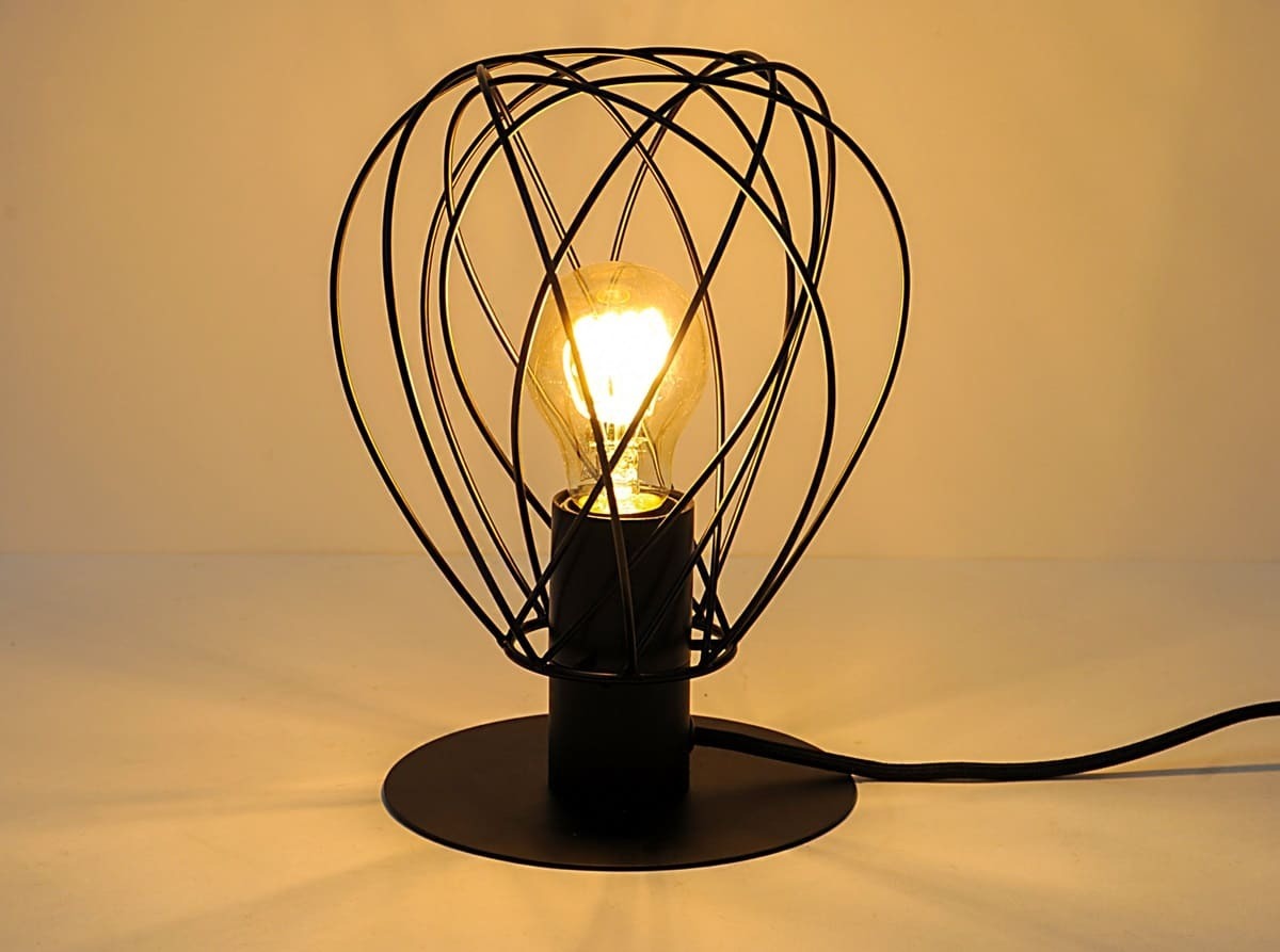 Lámpara de mesa de la temporada de invierno en Leroy Merlin