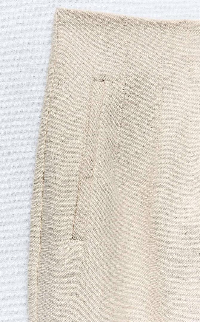 Pantalón rústico de tiro alto con pinza de Zara