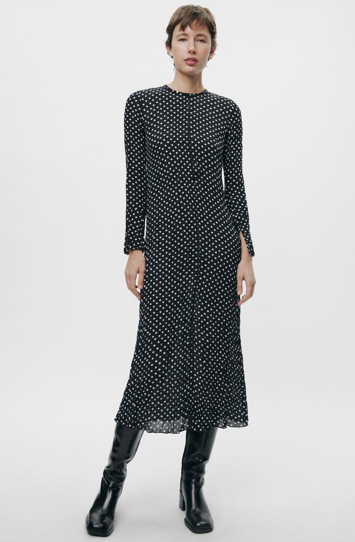 Vestido arrugado de lunares ZW Collection de Zara