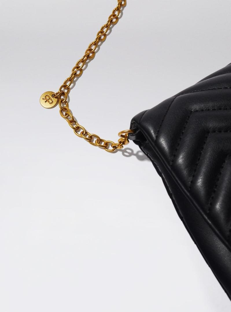 Bolso acolcolchado con asa de cadena de Parfois