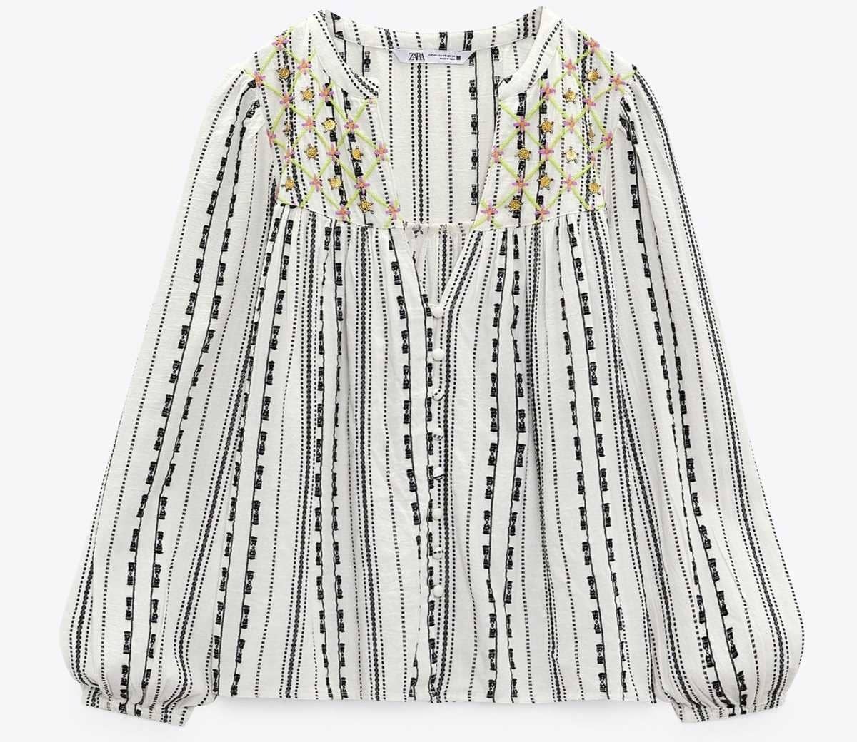 Blusa bordados abalorios de Zara