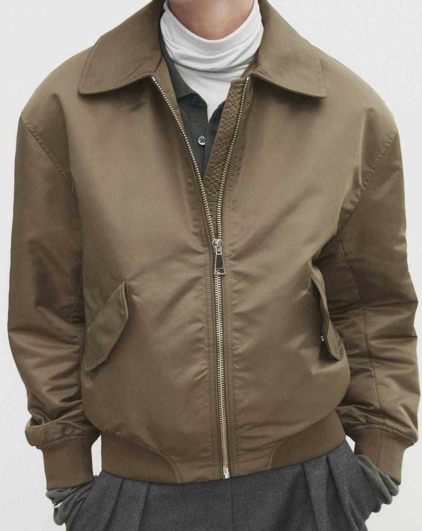 Chaqueta bomber acolchada satinada de Massimo Dutti