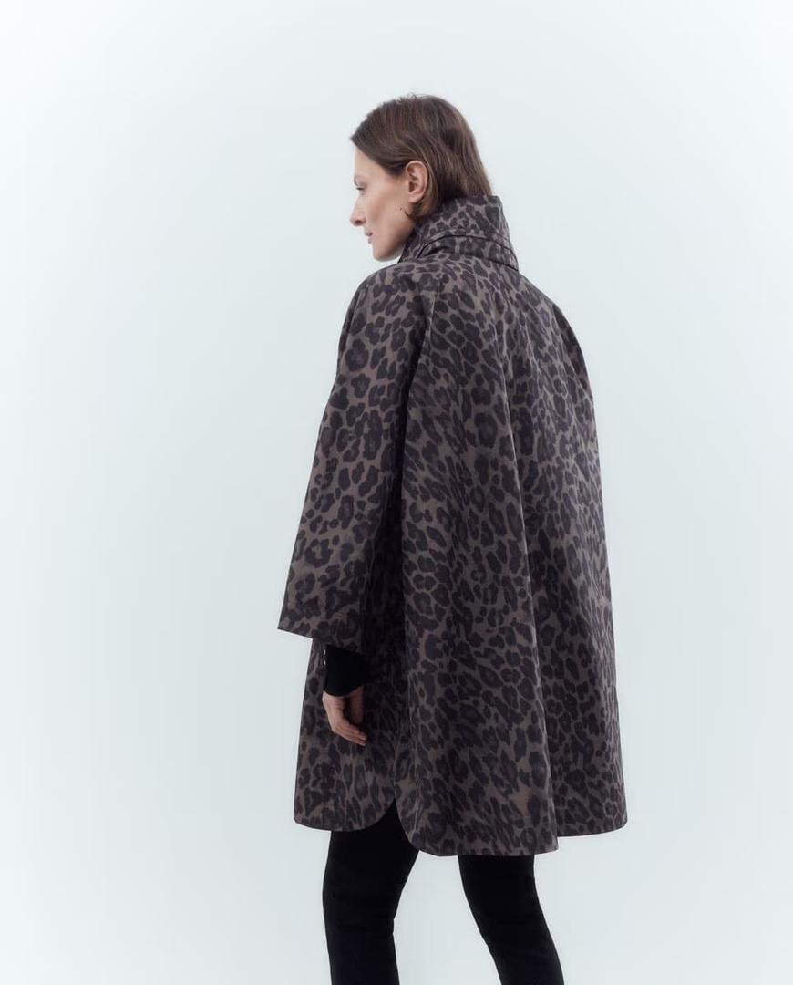 Capa de lluvia animal print de mujer de Woman en El Corte Inglés