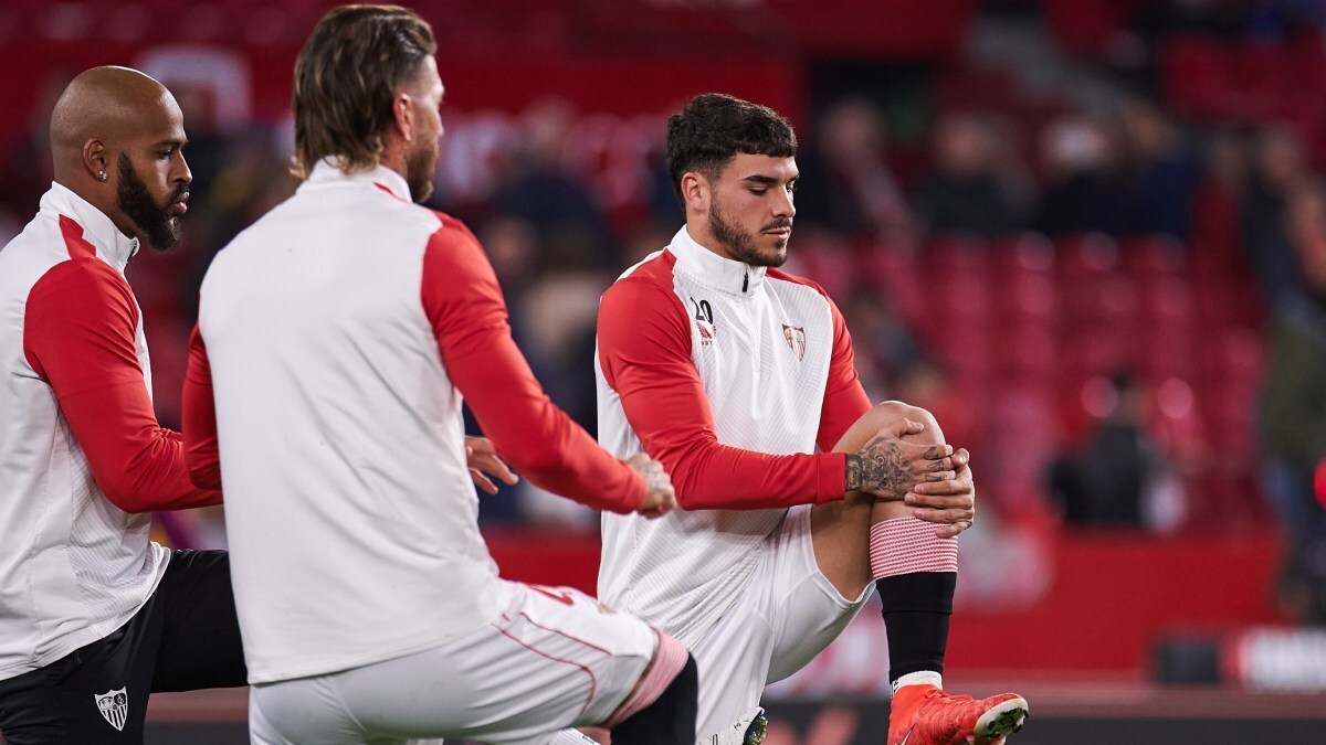 Isaac Romero junto a Sergio Ramos en el Sevilla FC - Deportivo Alavés | Salvador López Medina para El MIRA