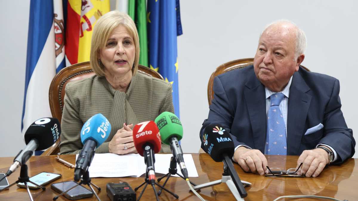 García-Pelayo y Emilio Corbacho, presidente de la FAEC | Cristo García