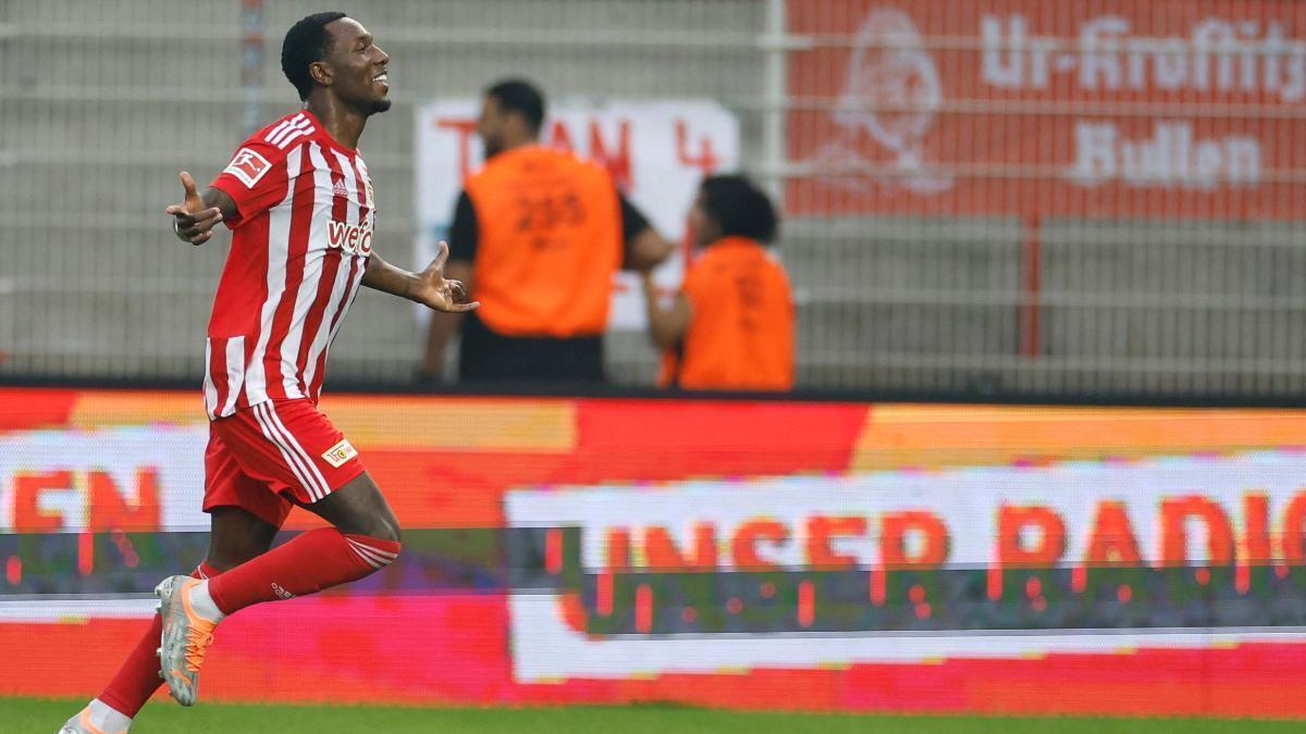Sheraldo Becker celebra un gol con el Unión Berlín