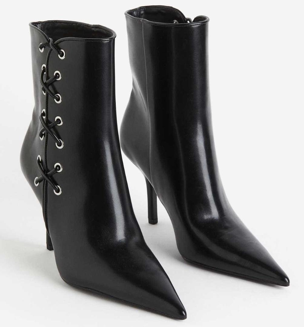 Botas de tacón con cordón decorativo de H&M