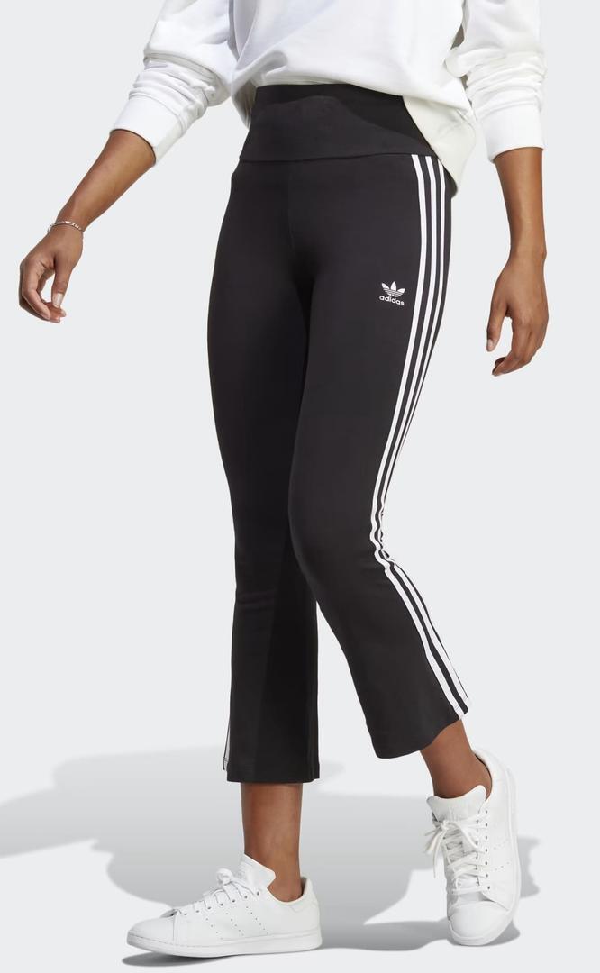 Las mallas ajustadas y de campana de Adidas Adicolor Classics Flare con 3 bandas