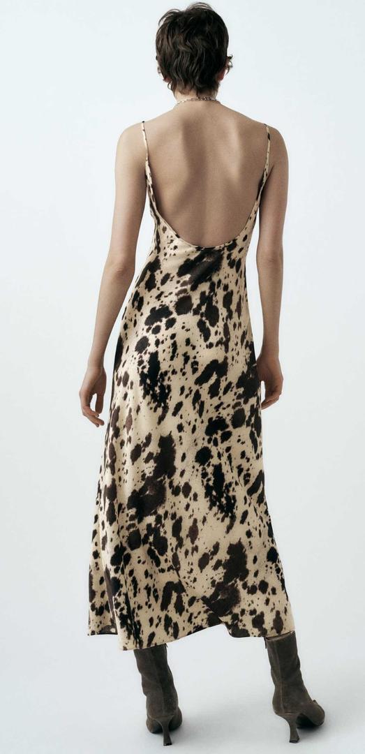 Vestido satinado estampado animal de Zara