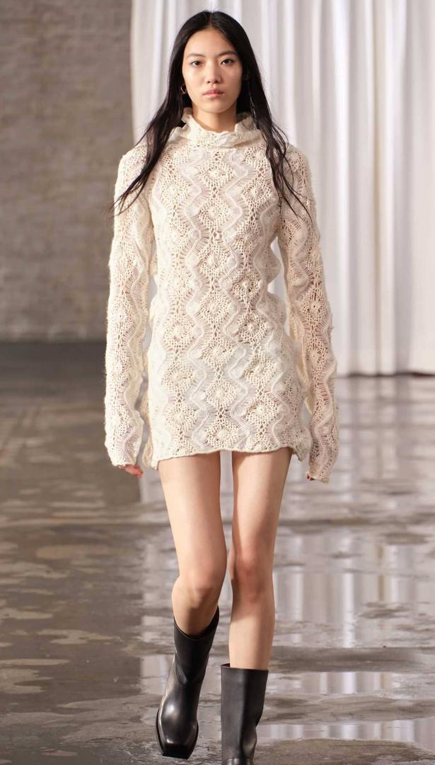 Vestido corto punto combinado crochet limited edition de Zara