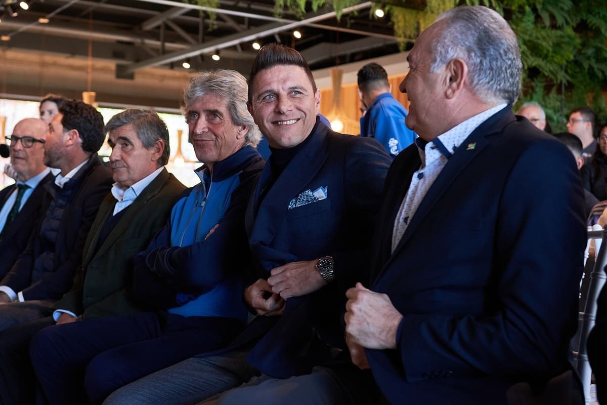 Manuel Pellegrini, Joaquín y Rafael Gordillo en la despedida de Andrés Guardado con el Real Betis | Salvador López Medina para El MIRA