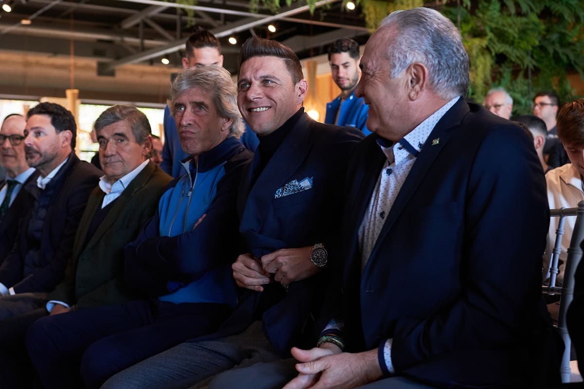 Manuel Pellegrini, Joaquín y Rafael Gordillo en la despedida de Andrés Guardado con el Real Betis | Salvador López Medina para El MIRA