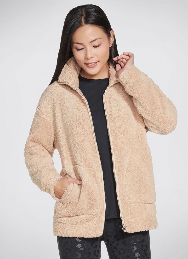 Chaqueta Skechers GOLoungue Downtime Jacket con pelito