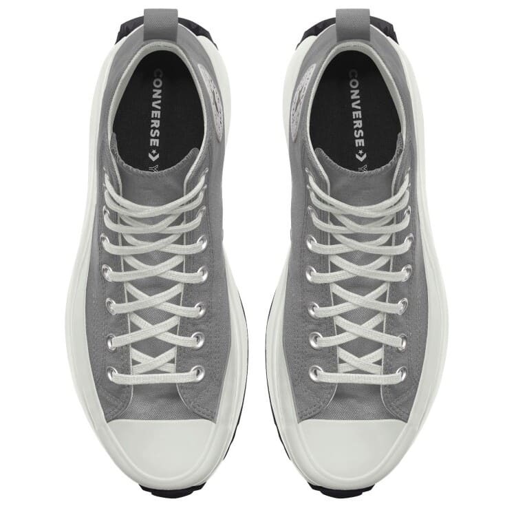 Las clásicas zapatillas Custom Run Star Hike By You de Converse con plataforma