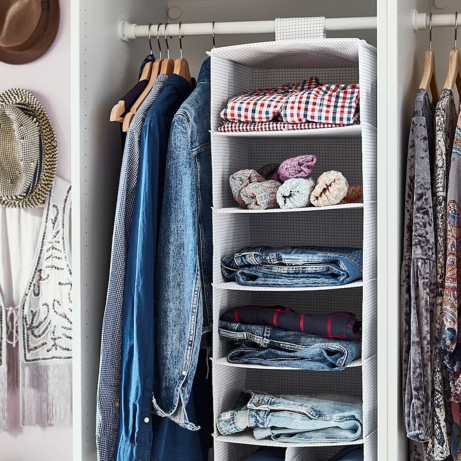 Accesorio con siete compartimentos STUK para poner dentro del armario BRIMNES de Ikea