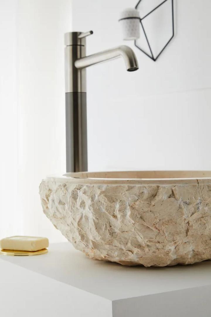 El lavabo Aruba de color beige y de mármol de Leroy Merlin