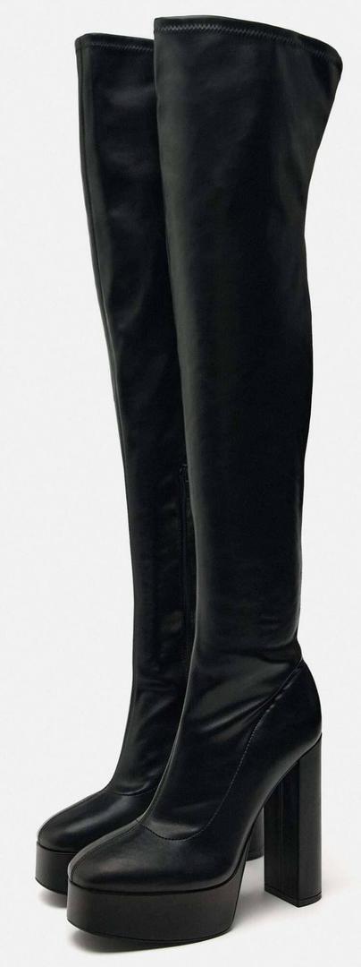 Las botas XL negras con plataforma rebajadas de Zara