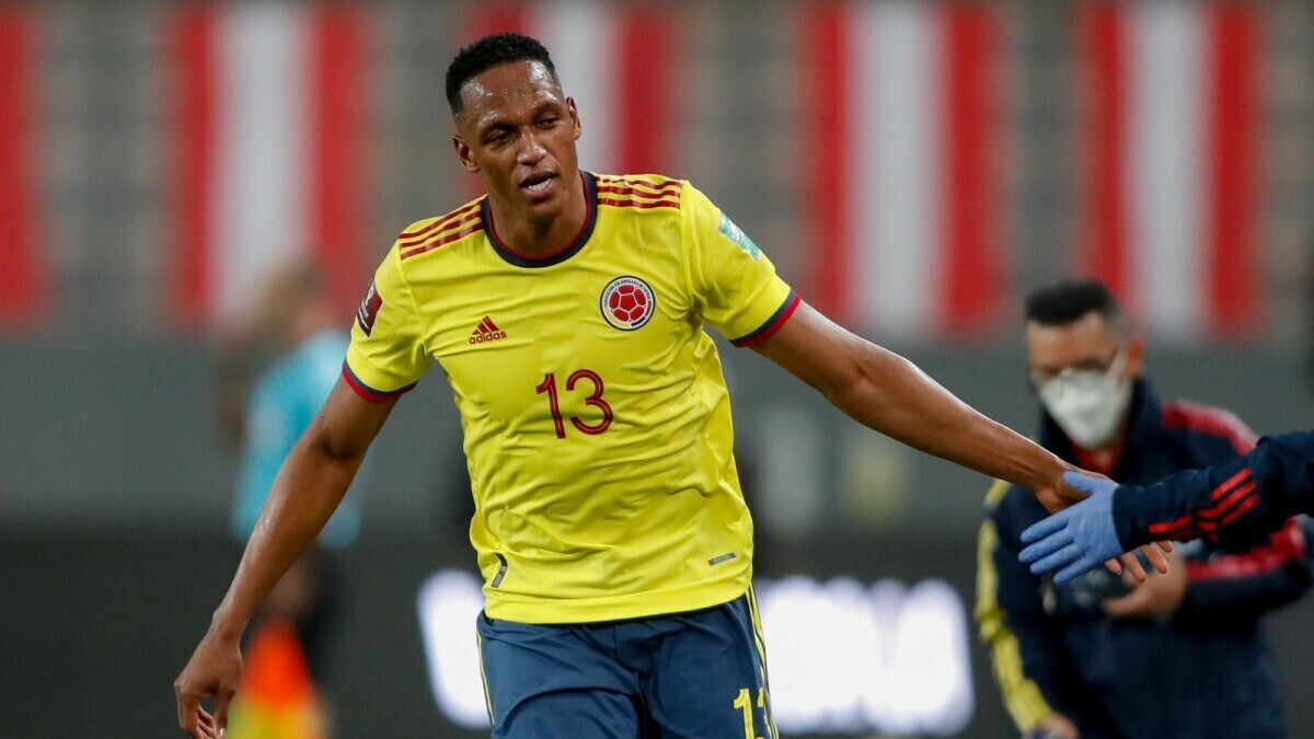 Yerry Mina celebra un gol con la camiseta de la selección de Colombia
