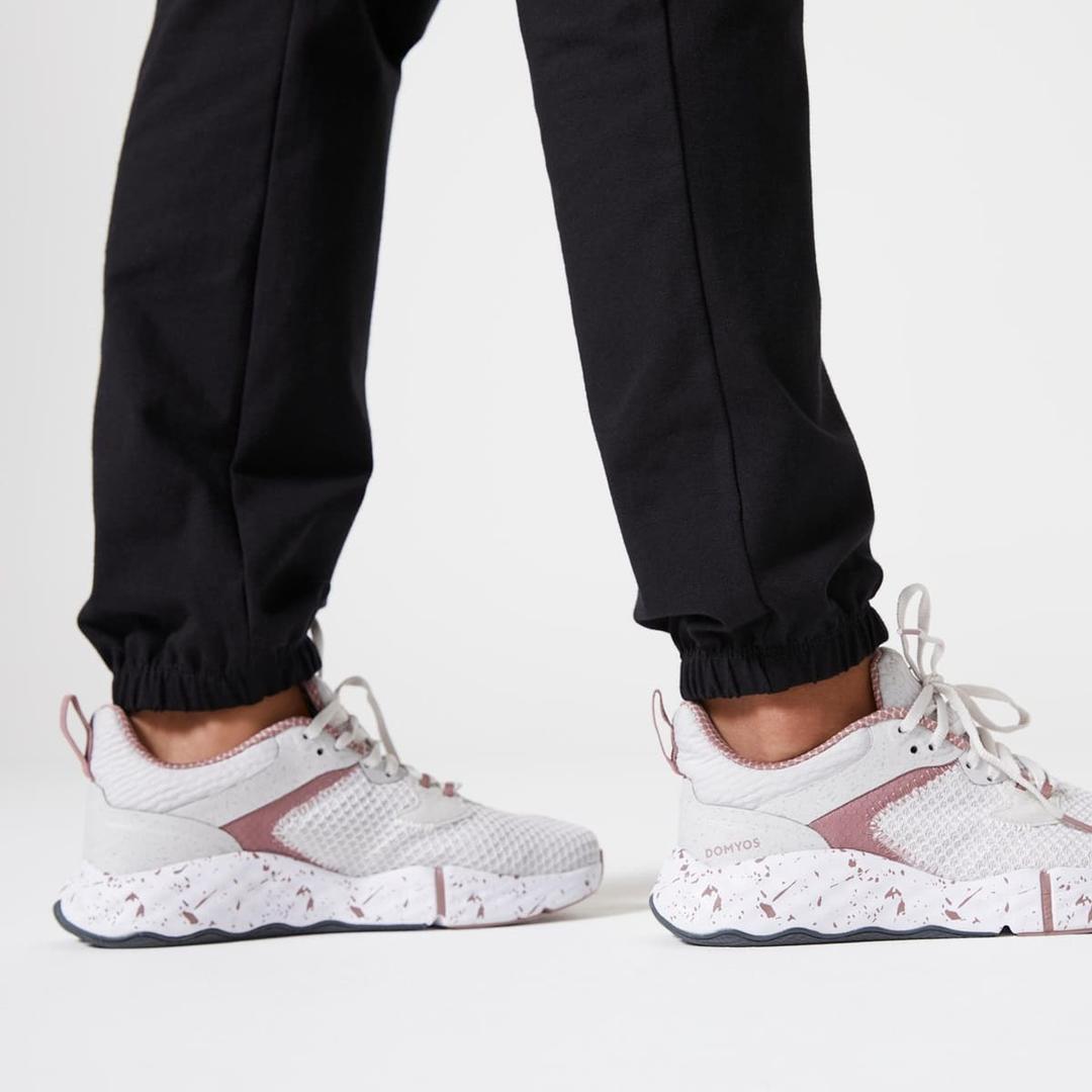 Pantalón jogger recto negro de Domyos en Decathlon