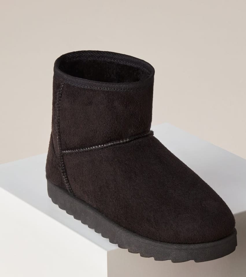 Botas negras con forro suave de Pepco