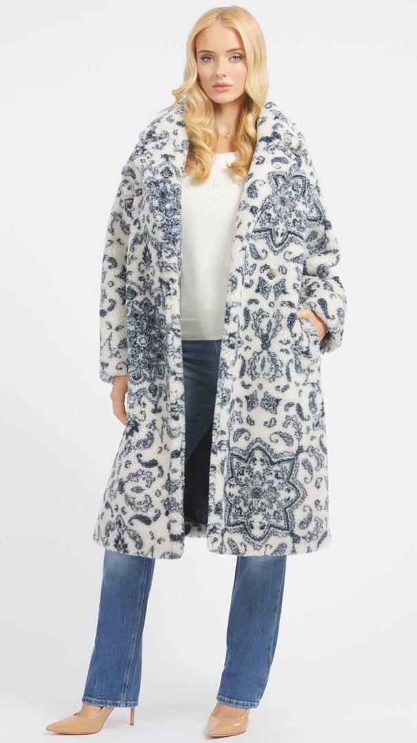 Abrigo de pelo sintético estampado bandana de Guess