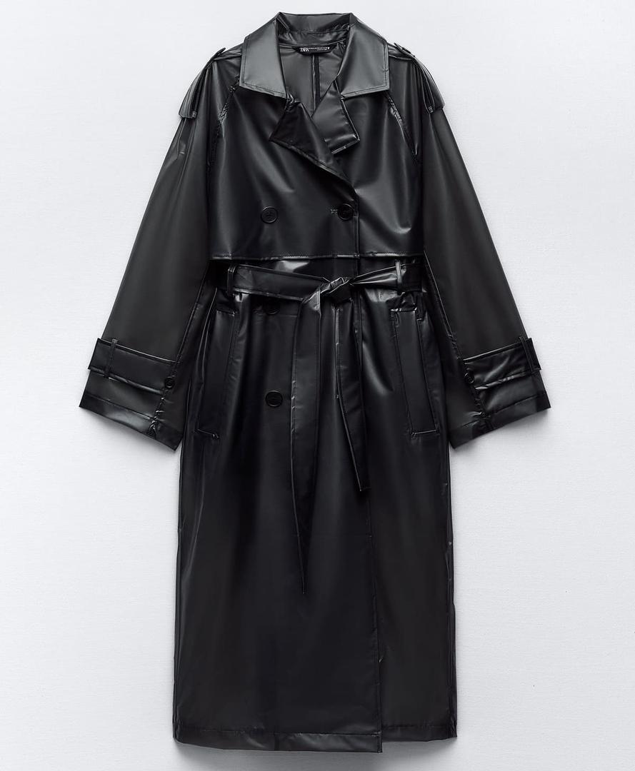 Abrigo trench oversize transparente de Zara