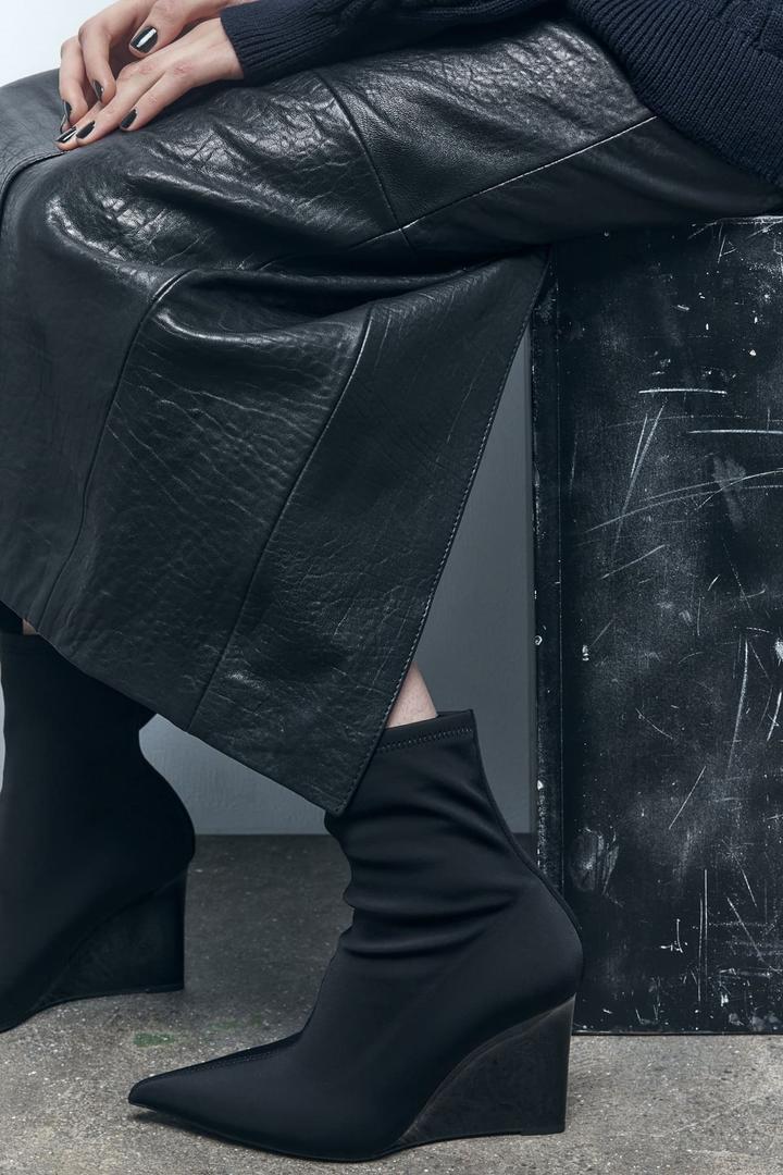 Botín de calcetín con cuña de Zara