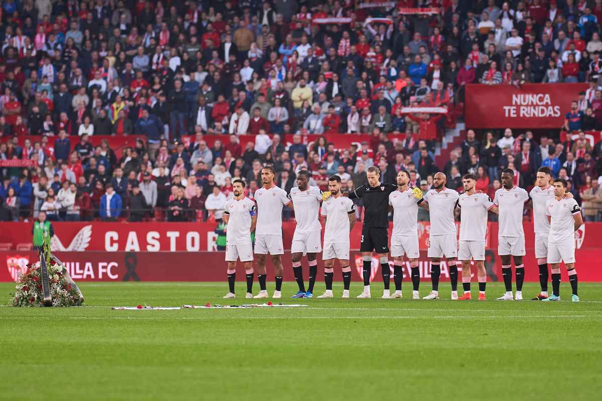 Minuto de silencio en el Sevilla FC - Osasuna | Salvador López Medina para El MIRA