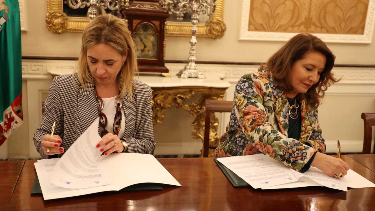 Almudena Martínez y Carmen Crespo | Cristo García