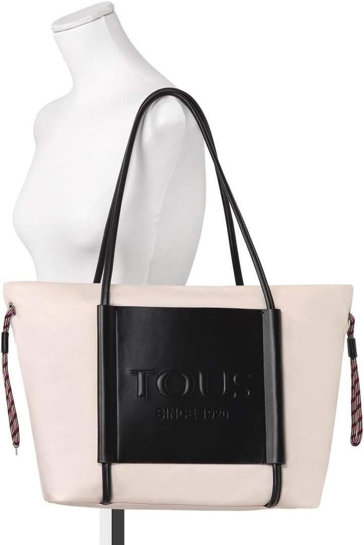 El bolso capazo Empire Soft de nylon reciclado de Tous en Amazon