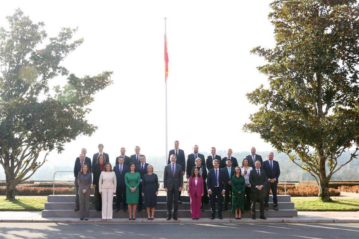 Felipe VI junto a la Junta Directiva de la FEMP