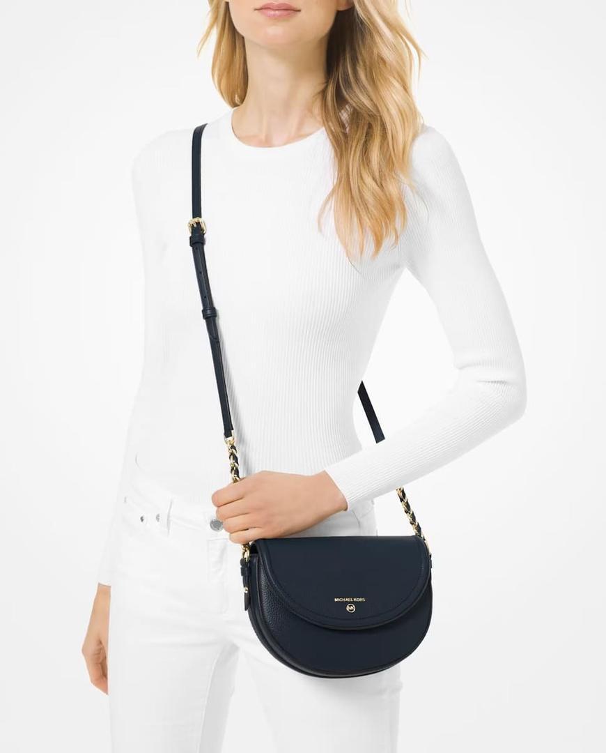 El bolso bandolera de mujer Jet Set con diseño de media cúpula de Michael Kors en oferta en El Corte Inglés