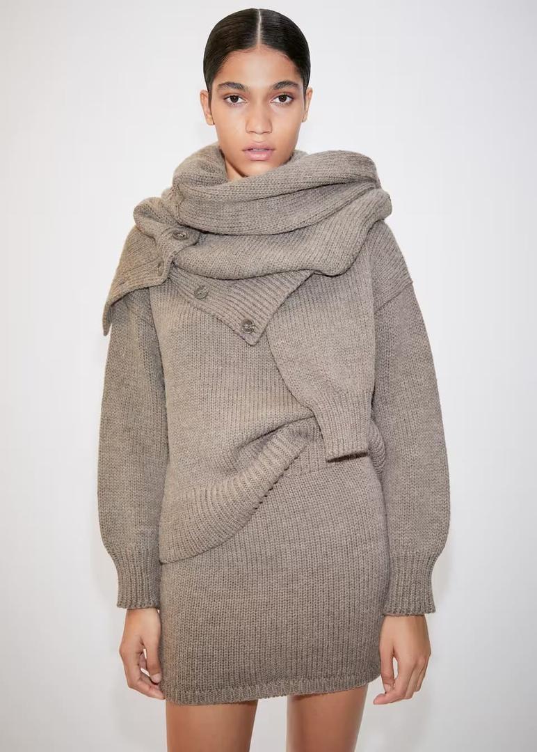 La falda corta de lana de Mango