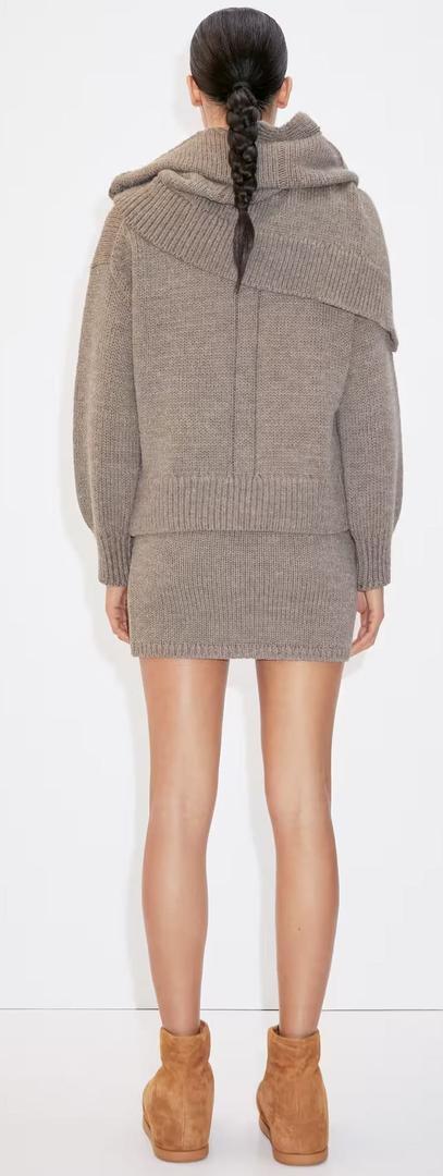 La falda corta de lana de Mango