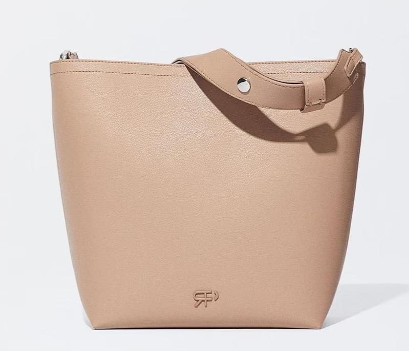 Bolso de hombro estrecho y elegante