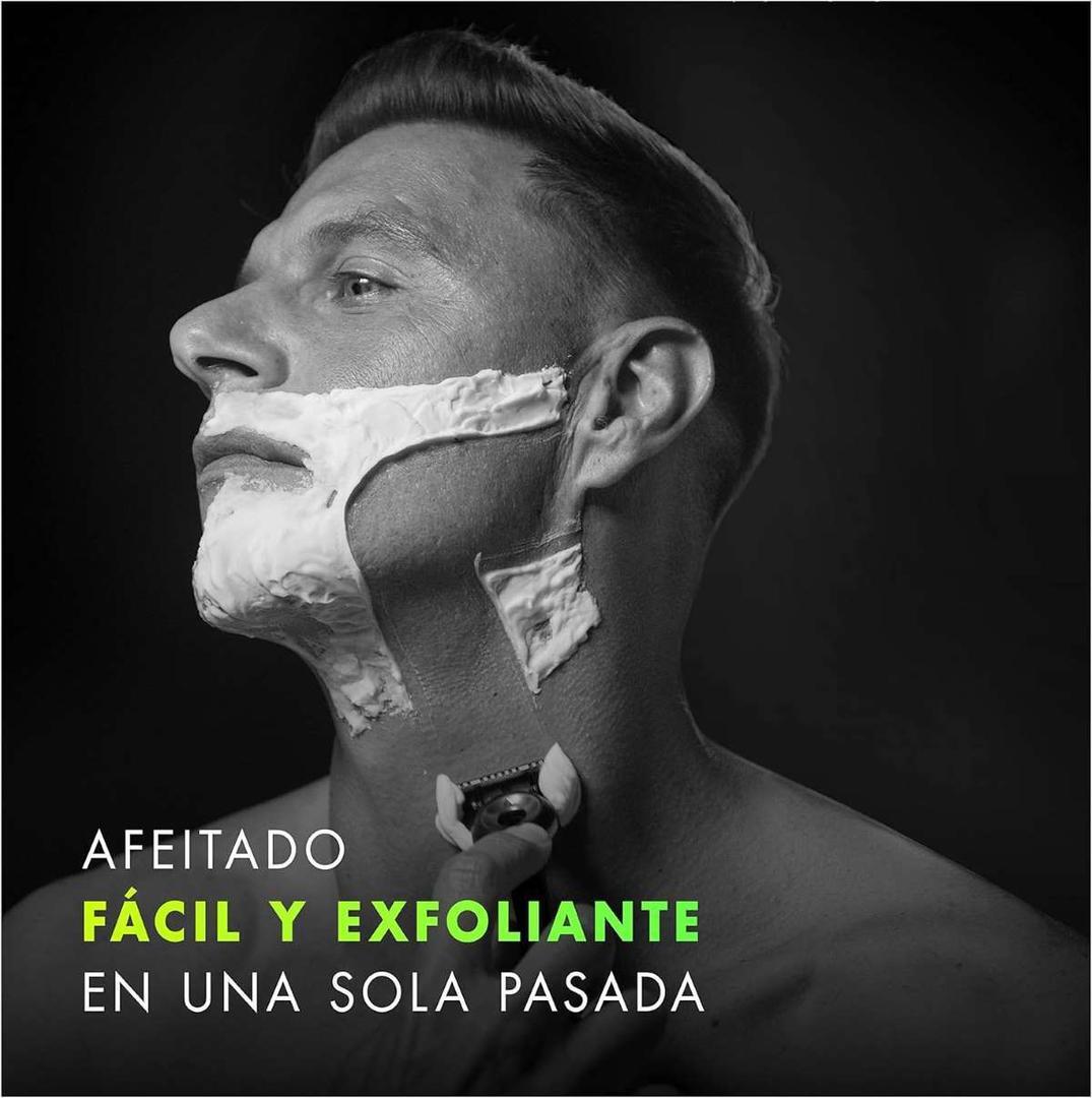 Joaquín Sánchez usando la Gillette Labs Maquinilla de Afeitar