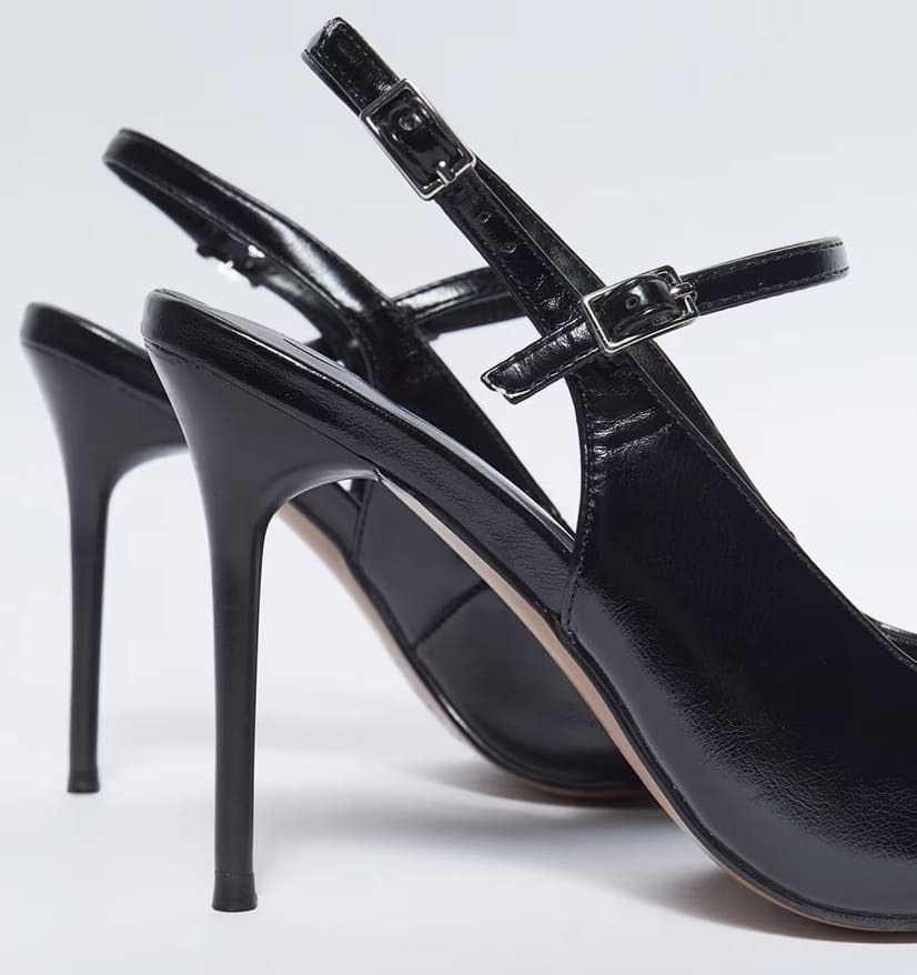 Los zapatos de tacón de salón en punta y con hebilla de Sfera en El Corte Inglés