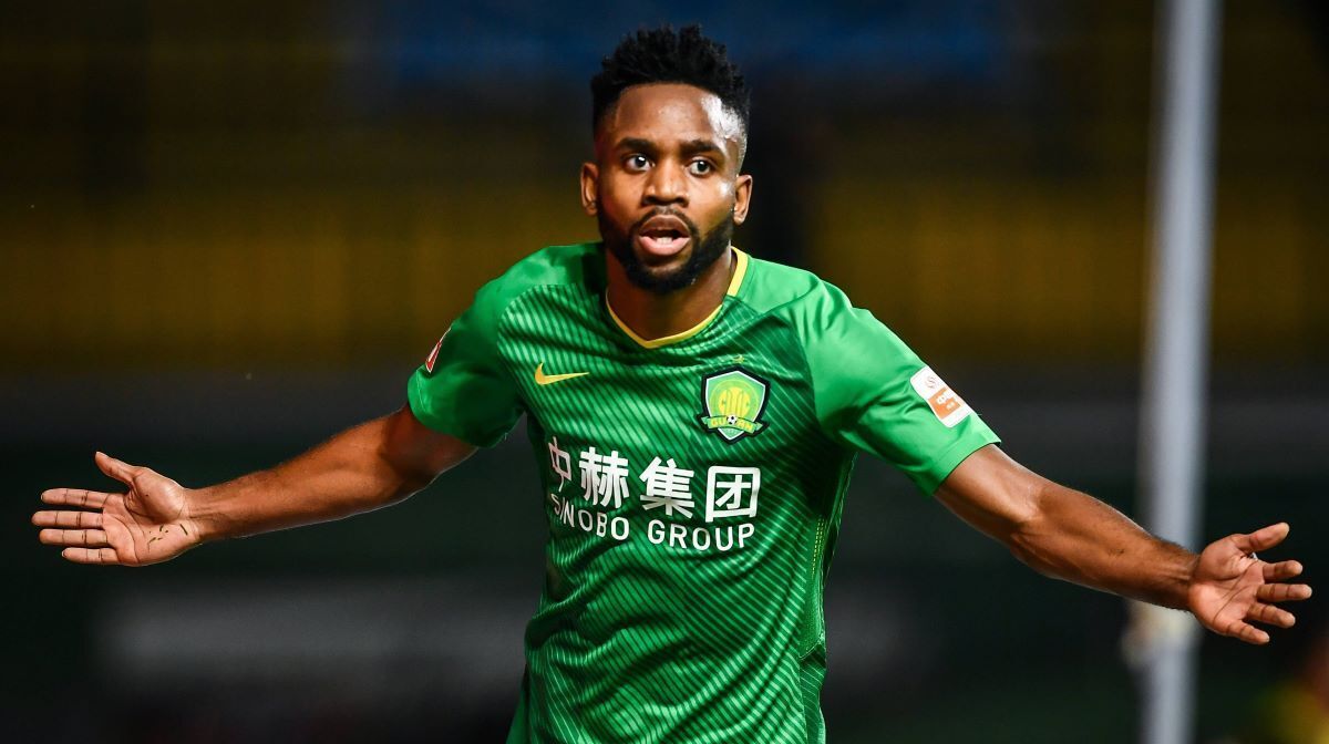 Cedric Bakambu, pretendido por el Real Betis, en su etapa en el Beijing Guoan
