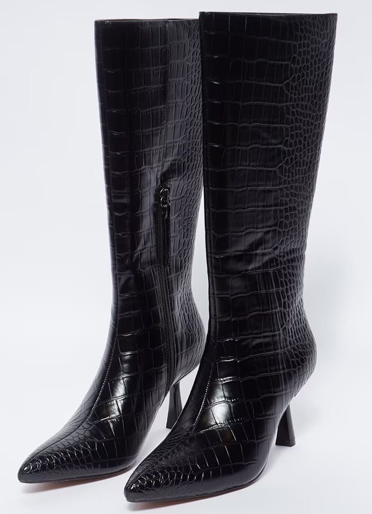 Las botas de punta croco de color negro y caña alta de Sfera en El Corte Inglés