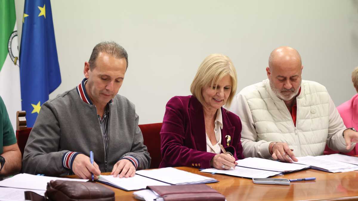 Firma del convenio colectivo del personal laboral del Ayuntamiento de Jerez | Cristo García