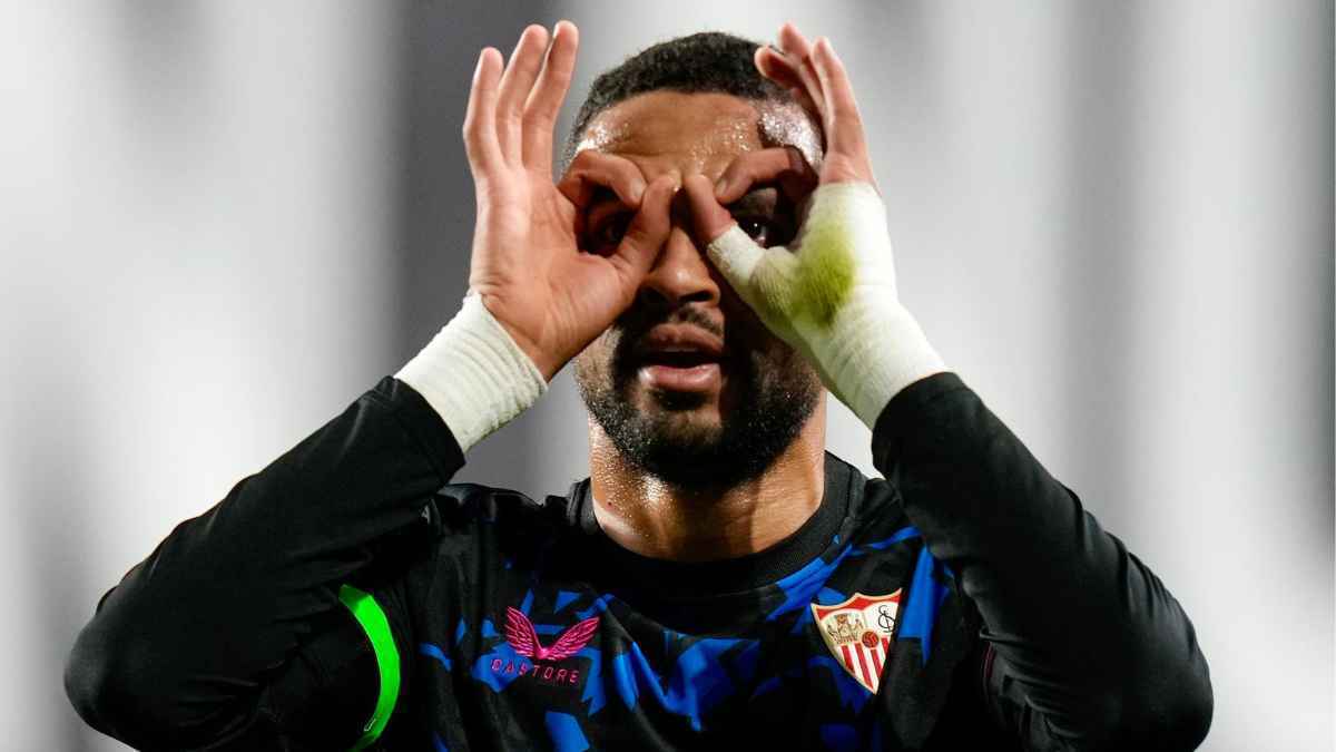 En-Nesyri celebra su gol en el Rayo Vallecano - Sevilla FC | SFC