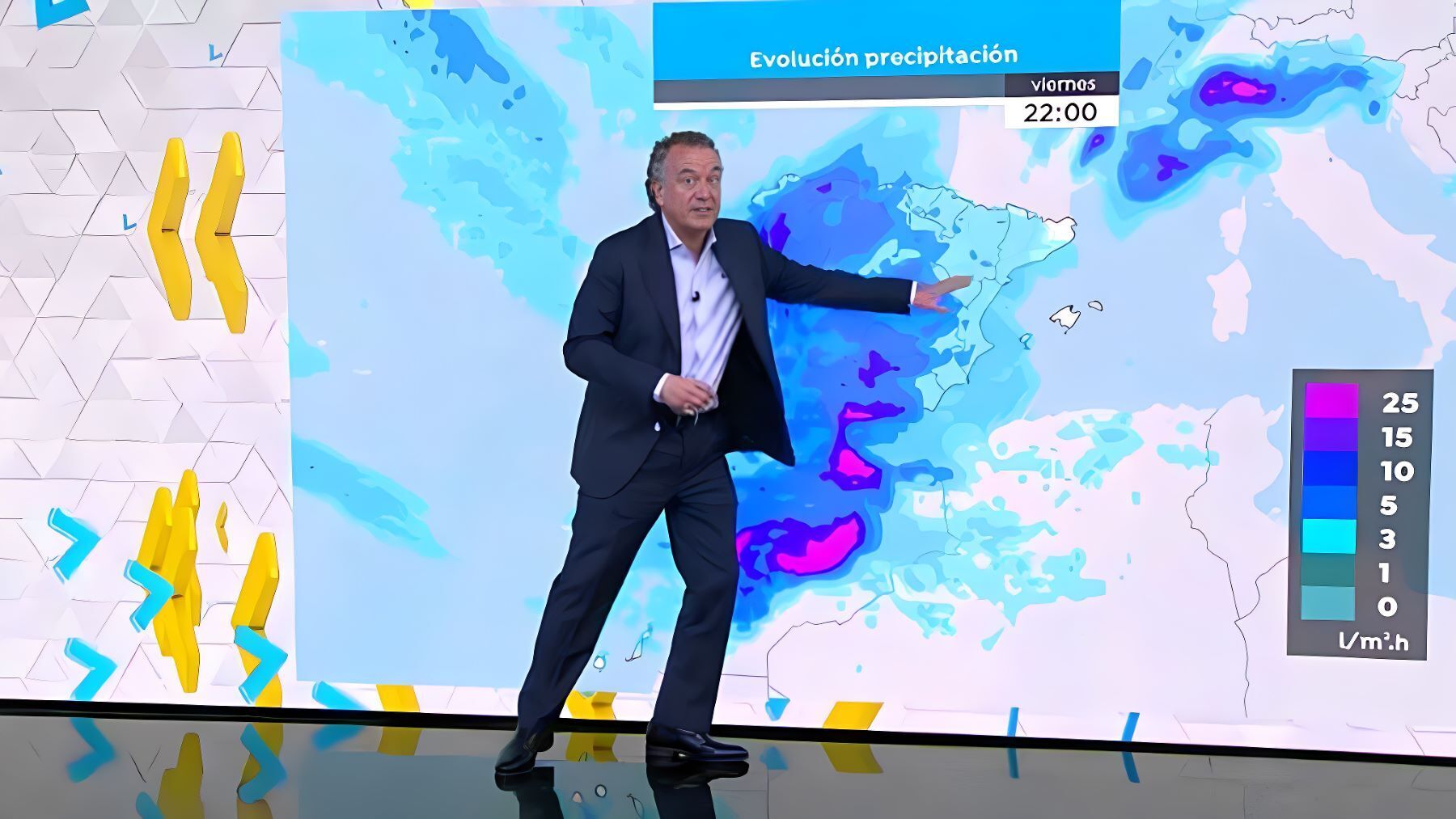 Roberto Brasero durante la sección del Tiempo en Antena 3