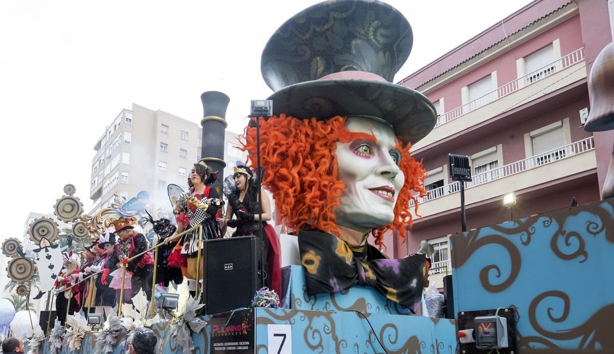 La Cabalgata del Carnaval de Cádiz, uno de los platos fuertes de la fiesta