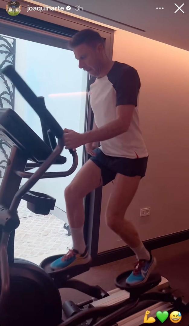 Joaquín Sánchez hace llorar de la risa a su hija Daniela con su sesión de bicicleta elíptica | Instagram