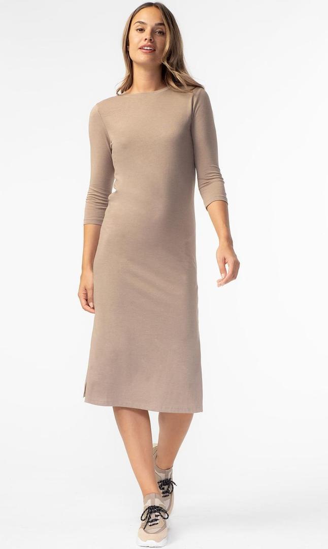 Vestido largo liso midi color arena de TEX en Carrefour