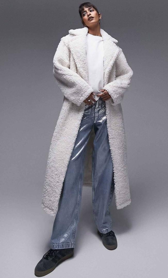 Abrigo largo blanco hueso de borreguito mullido de Topshop de Asos