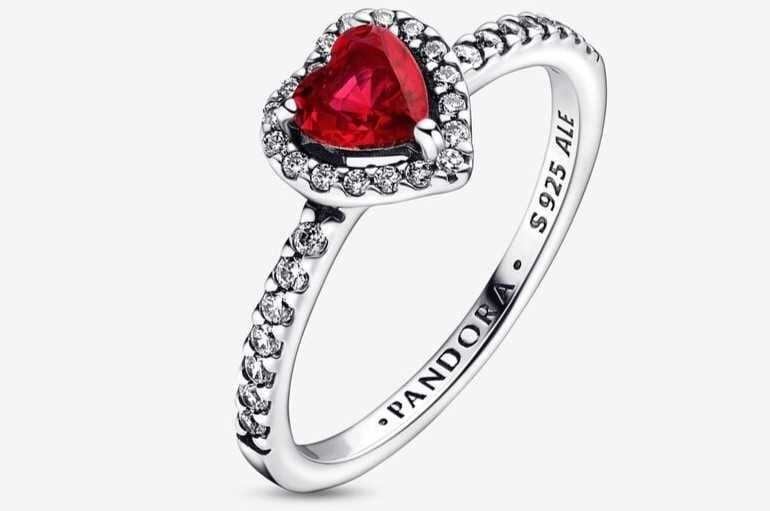 Anillo Corazón Nivelado Rojo Brillante de Pandora
