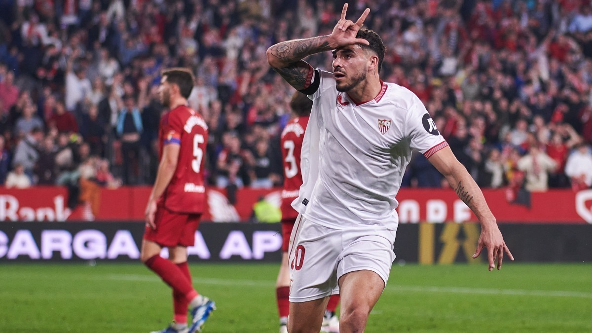 Isaac Romero celebra un gol en el Sevilla FC - CA Osasuna | Salvador López Medina para El MIRA