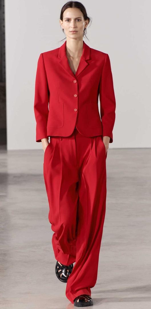 Blazer ajustada minimal ZW collection de Zara